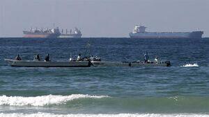  آسوشیتدپرس: ارتش آمریکا یک کشتی تجاری به سمت بنادر ایران را متوقف کرد