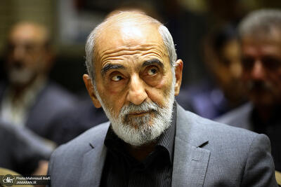  حسین شریعتمداری: ایران باید از طریق یمن تنگه باب‌المندب را ببندد