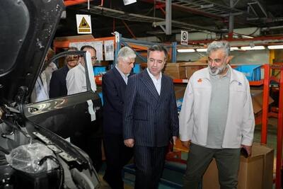  افزایش تعاملات بانک صادرات و پارس خودرو در جهت توسعه محصولات و رفع موانع تولید