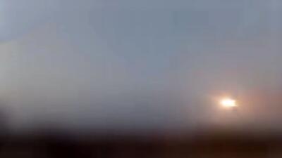  فیلم / یک ناوشکن آمریکایی در تنگه هرمز هدف قرار گرفت + اطلاعیه نیروی دریایی ارتش