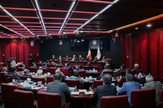 تصاویر / نشست پزشکیان با اعضای اتاق بازرگانی تهران