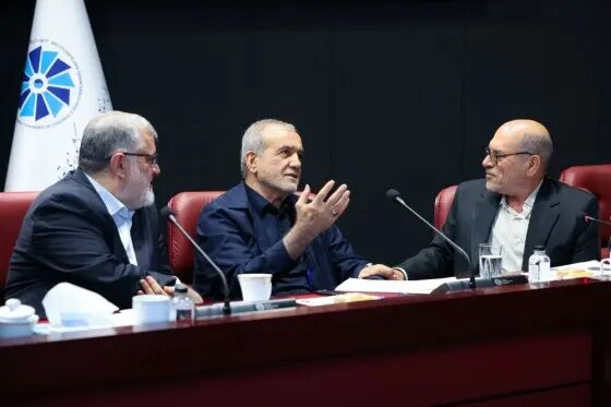 تصاویر / نشست پزشکیان با اعضای اتاق بازرگانی تهران