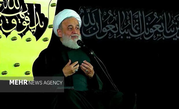 پناهیان: اشک‌ها برای امام شهید متوقف نمی‌شود / هنوز عزاداری نکرده‌ایم